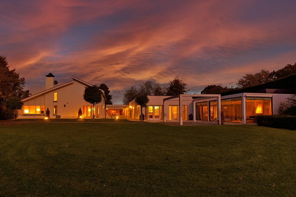 Te koop: UNIEKE woonvilla op TOP-locatie in het bruisende centrum van Zevenaar!